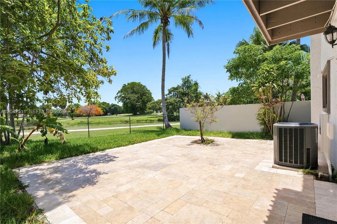 En Venta: $620,000 (3 camas, 2 baños, 1535 Pies cuadrados)