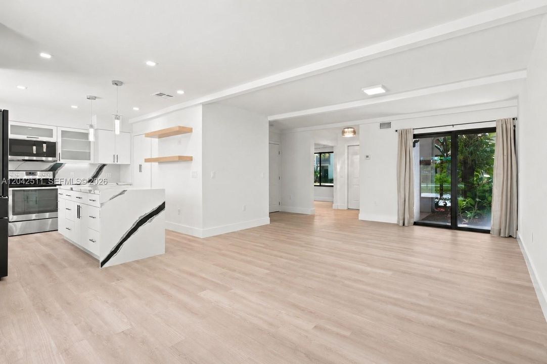 En Venta: $620,000 (3 camas, 2 baños, 1535 Pies cuadrados)