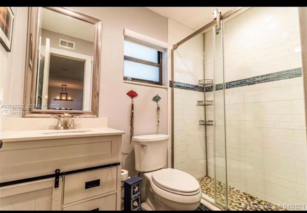 For Rent: $2,350 (2 beds, 2 baths, 982 Square Feet)