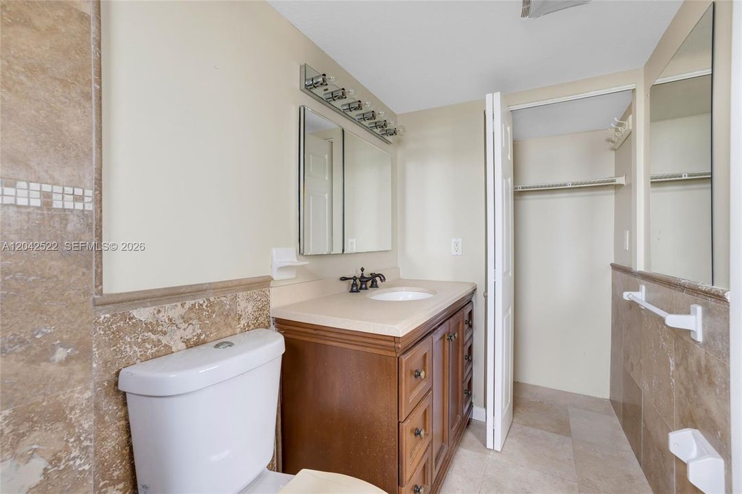 For Rent: $2,400 (2 beds, 2 baths, 1190 Square Feet)