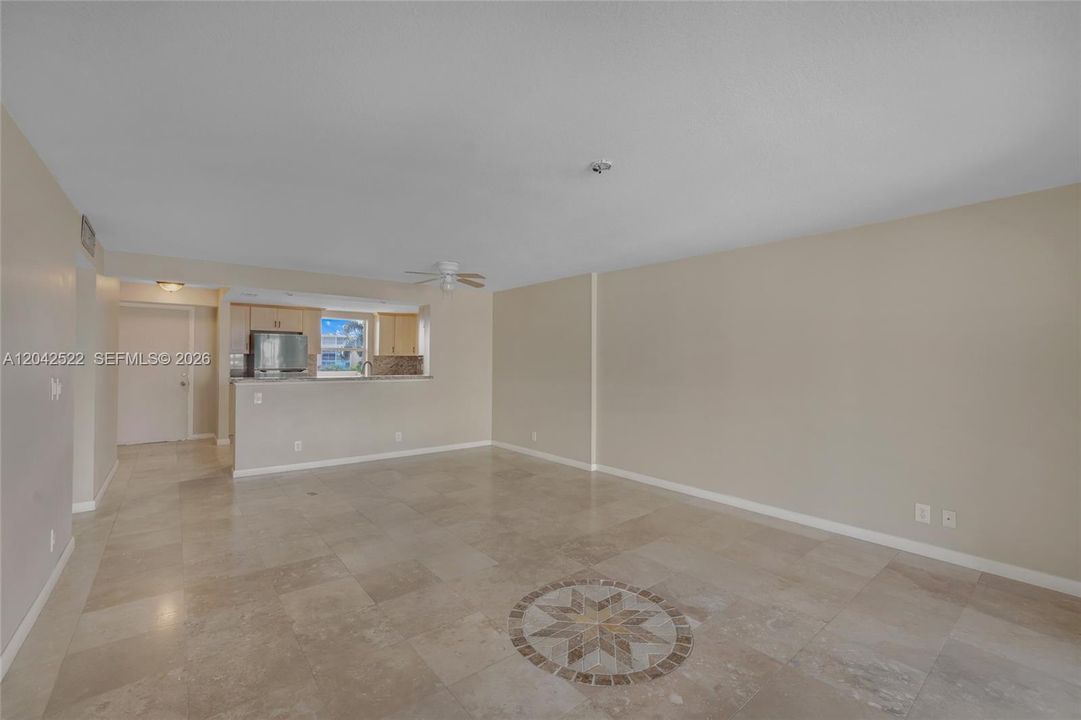 For Rent: $2,400 (2 beds, 2 baths, 1190 Square Feet)