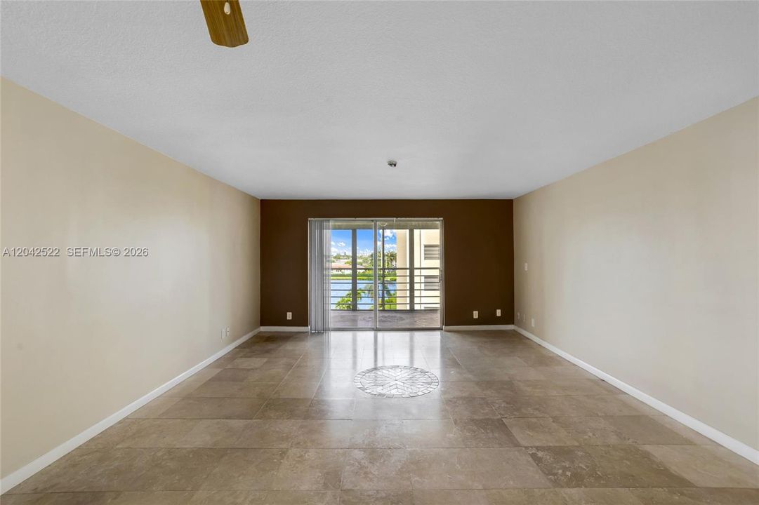 For Rent: $2,400 (2 beds, 2 baths, 1190 Square Feet)
