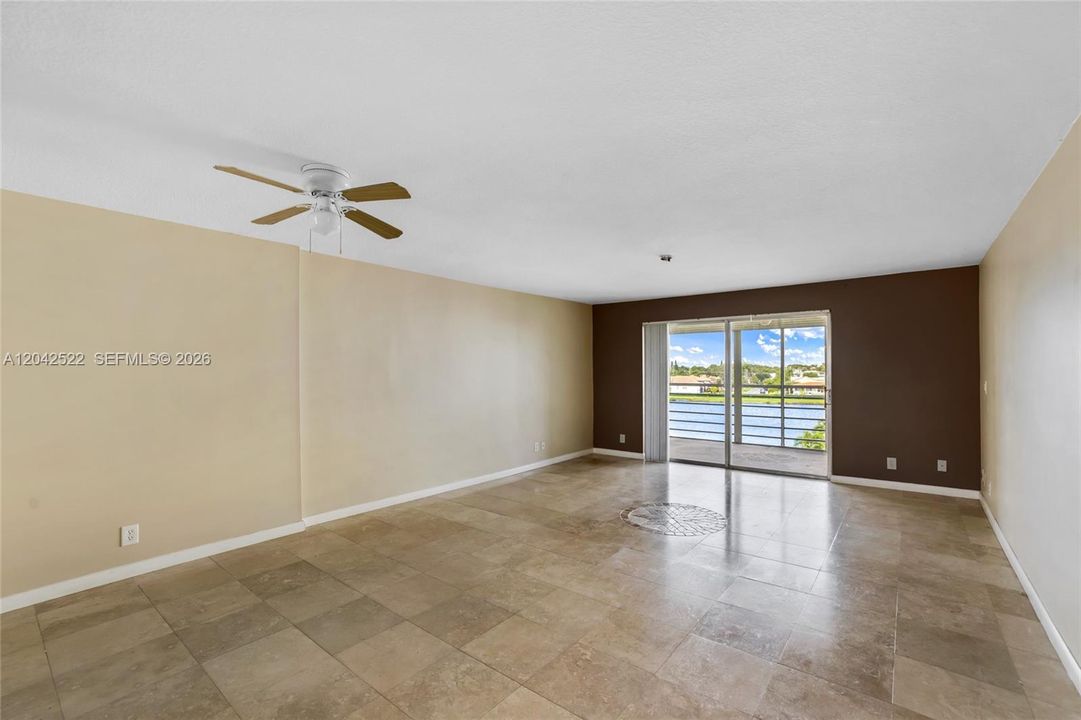 For Rent: $2,400 (2 beds, 2 baths, 1190 Square Feet)