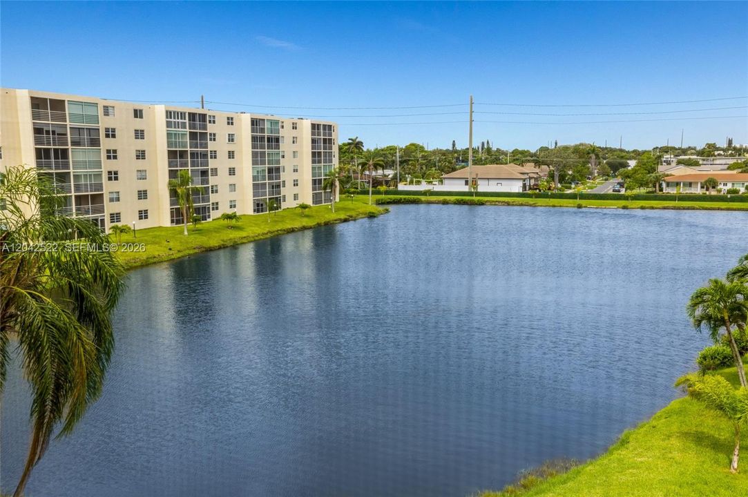 For Rent: $2,400 (2 beds, 2 baths, 1190 Square Feet)