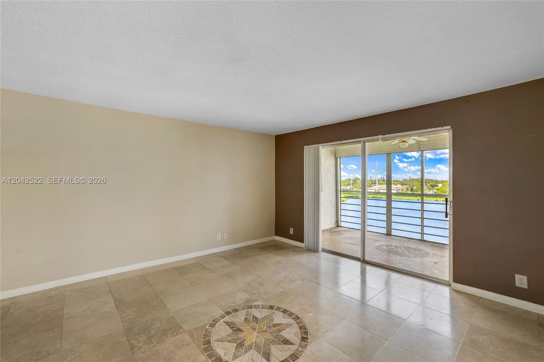 For Rent: $2,400 (2 beds, 2 baths, 1190 Square Feet)
