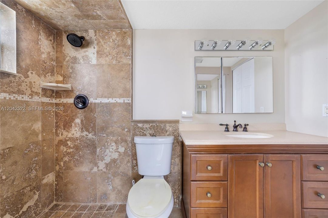 For Rent: $2,400 (2 beds, 2 baths, 1190 Square Feet)