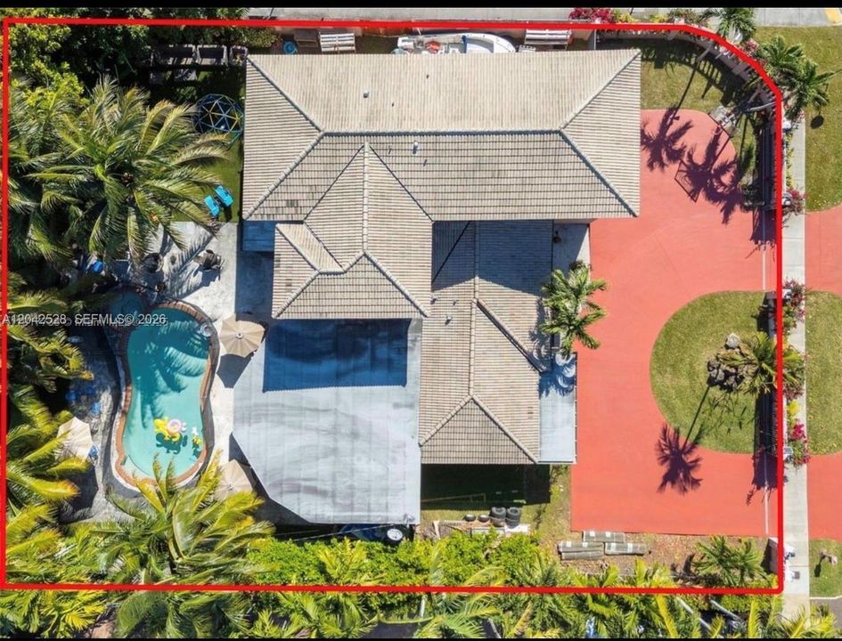 На продажу: $1,599,000 (6 спален, 4 ванн, 4203 Квадратных фут)