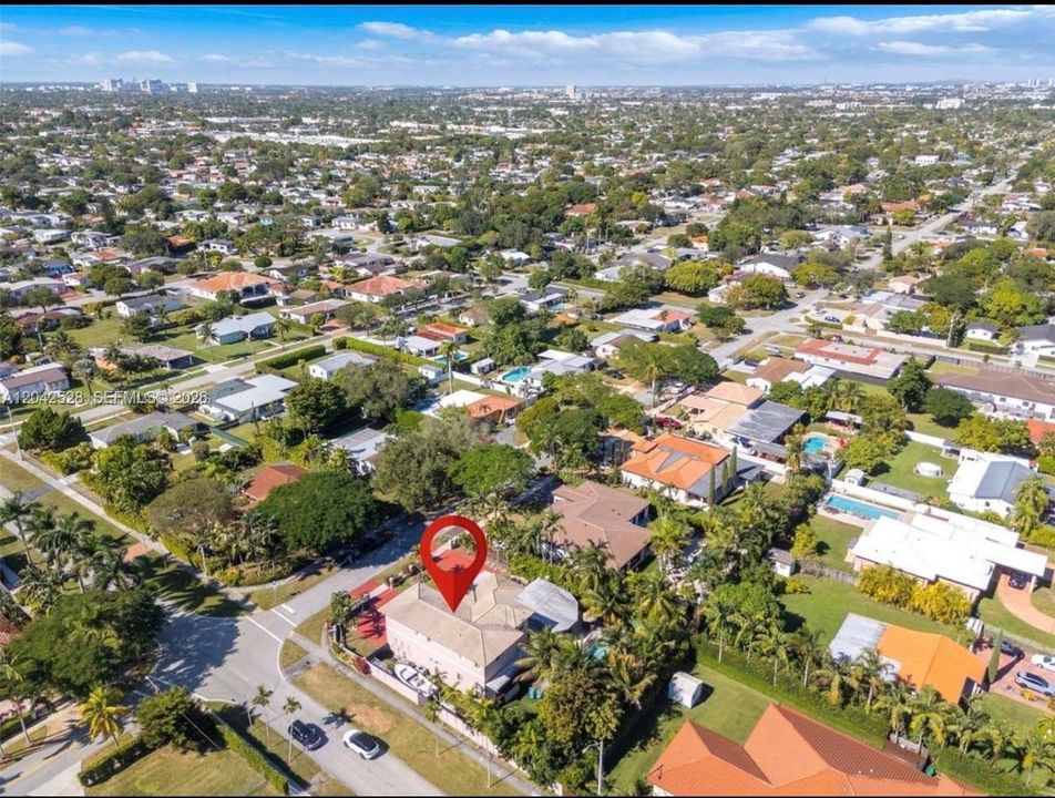 На продажу: $1,599,000 (6 спален, 4 ванн, 4203 Квадратных фут)
