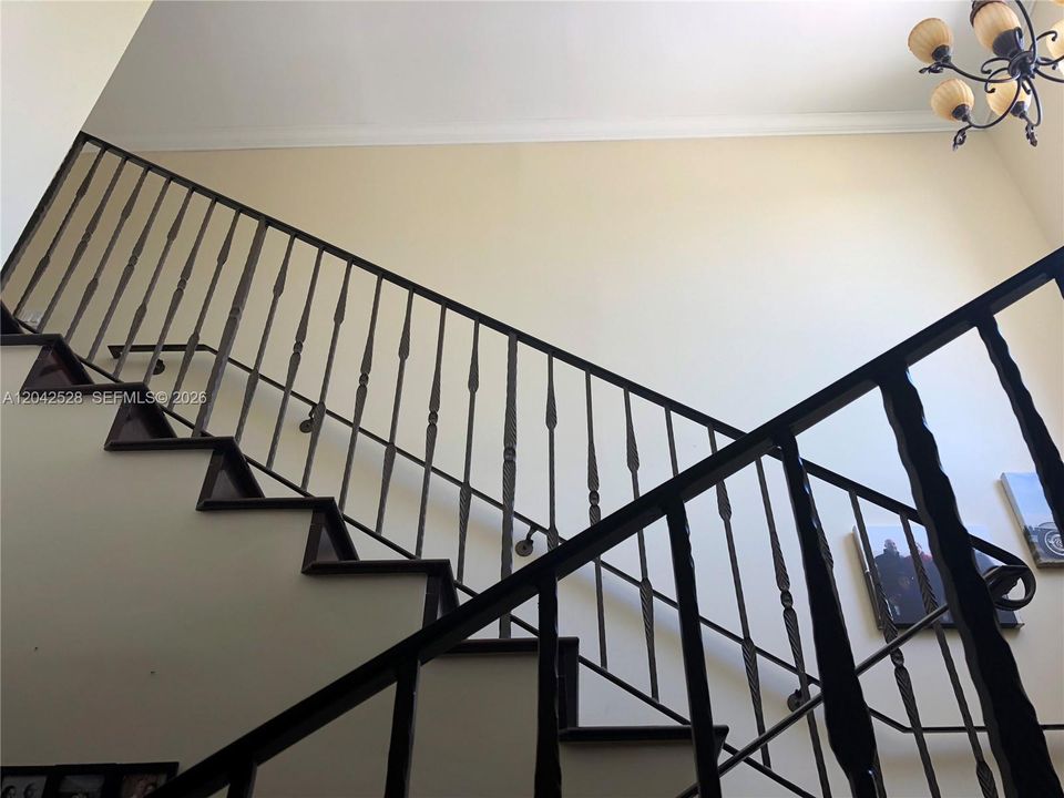 На продажу: $1,599,000 (6 спален, 4 ванн, 4203 Квадратных фут)