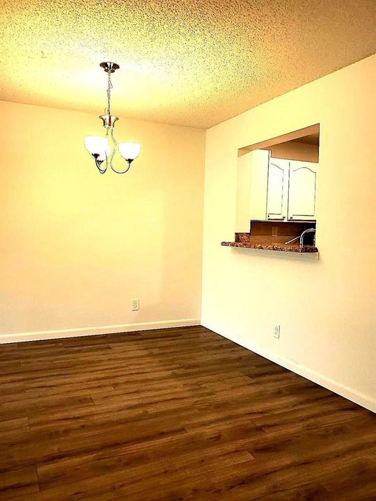 5890 Sugar Palm Dining Area