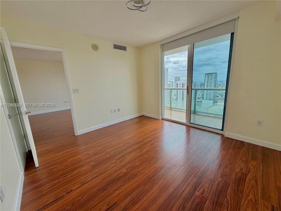 В аренду: $2,850 (1 спален, 1 ванн, 700 Квадратных фут)