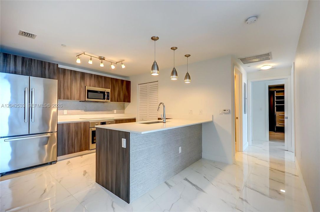 For Sale: $1,589,000 (3 beds, 3 baths, 1592 Square Feet)