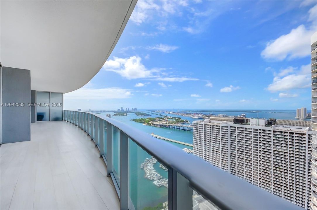 For Sale: $1,589,000 (3 beds, 3 baths, 1592 Square Feet)