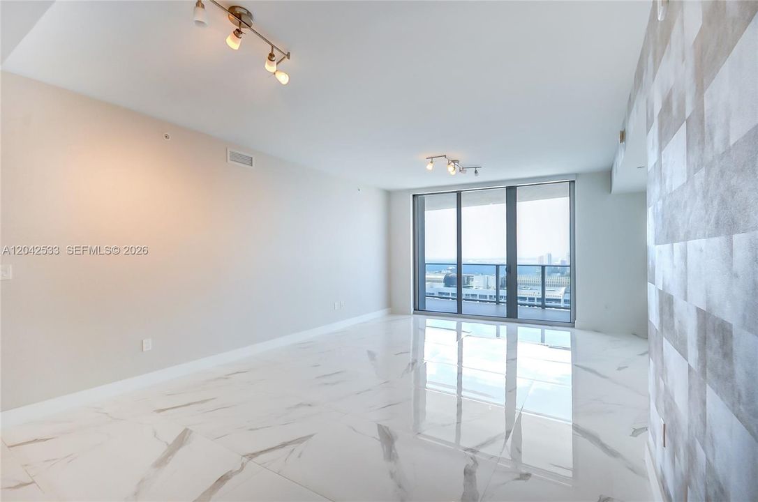 For Sale: $1,589,000 (3 beds, 3 baths, 1592 Square Feet)