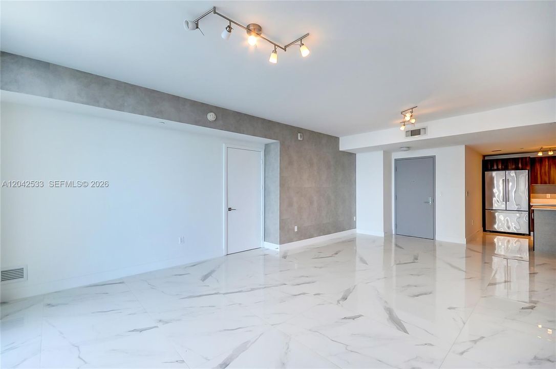 For Sale: $1,589,000 (3 beds, 3 baths, 1592 Square Feet)
