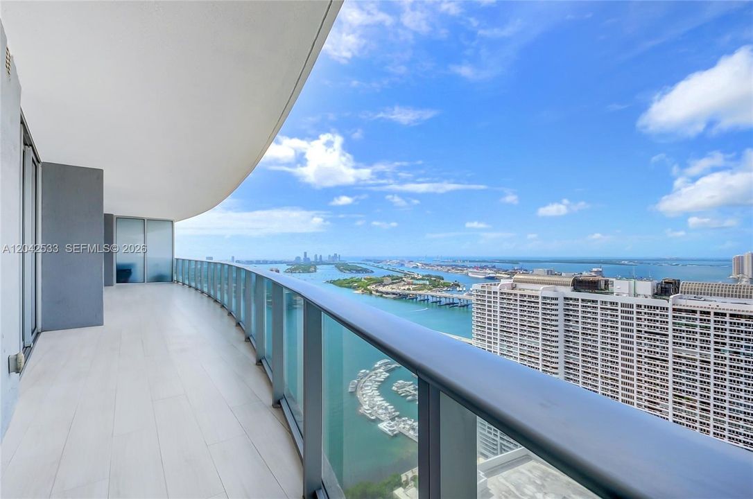 For Sale: $1,589,000 (3 beds, 3 baths, 1592 Square Feet)