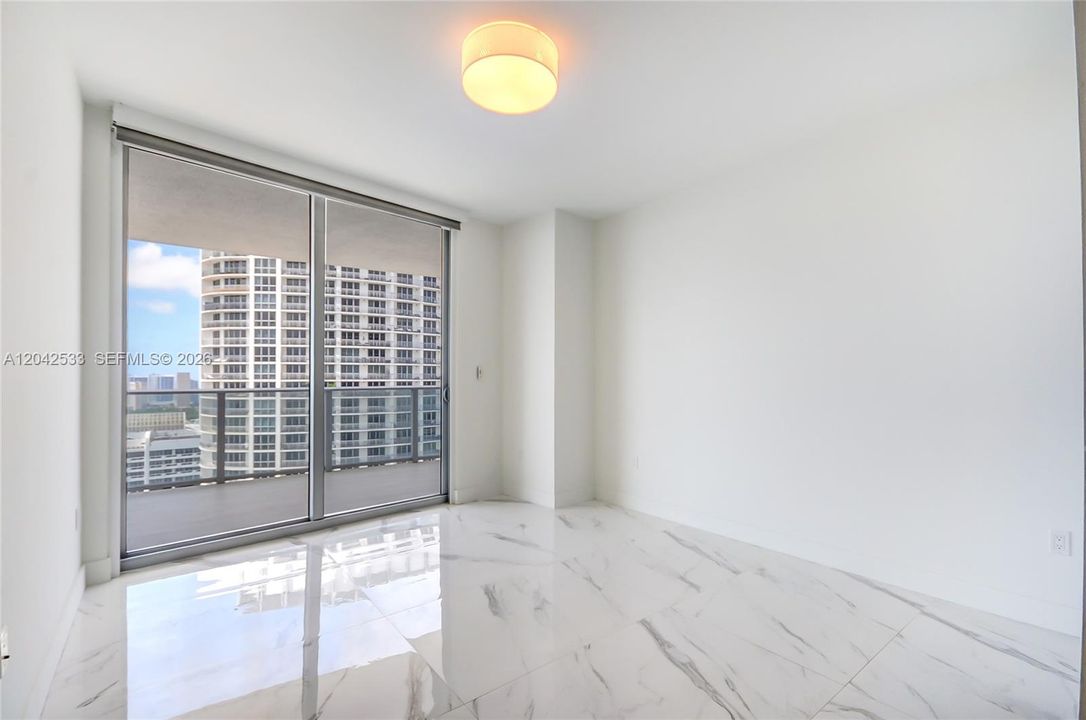 For Sale: $1,589,000 (3 beds, 3 baths, 1592 Square Feet)
