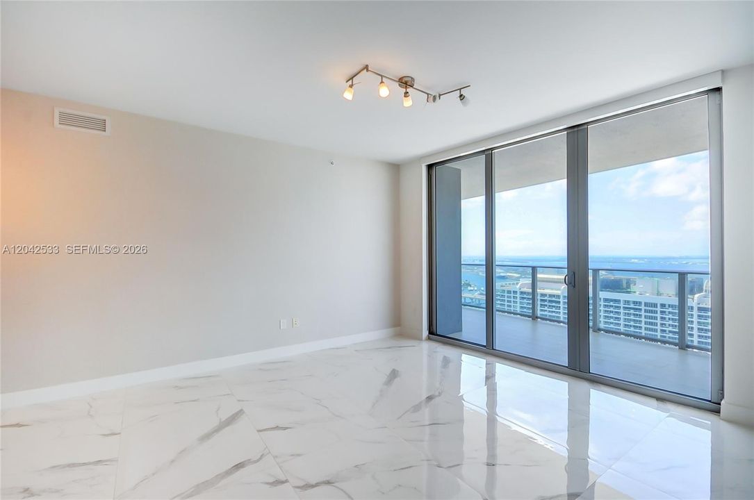 For Sale: $1,589,000 (3 beds, 3 baths, 1592 Square Feet)
