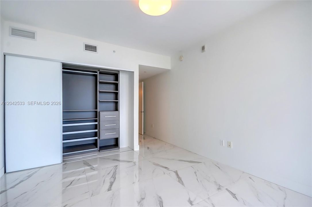 For Sale: $1,589,000 (3 beds, 3 baths, 1592 Square Feet)
