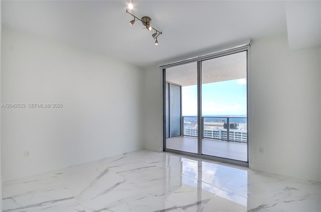 For Sale: $1,589,000 (3 beds, 3 baths, 1592 Square Feet)