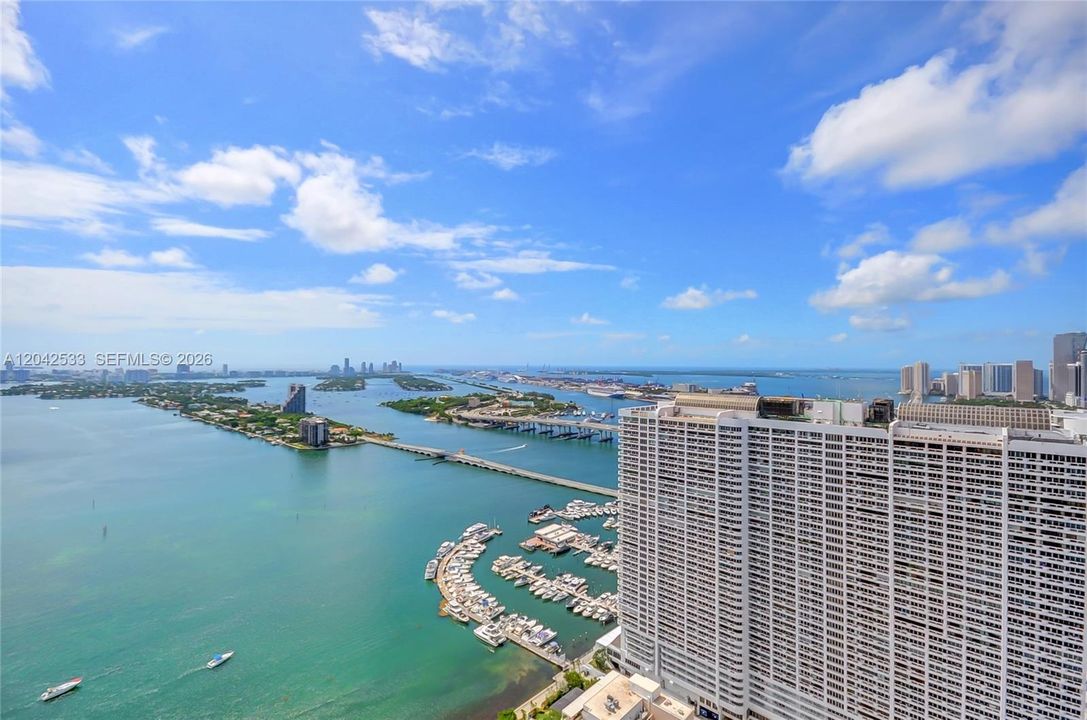For Sale: $1,589,000 (3 beds, 3 baths, 1592 Square Feet)