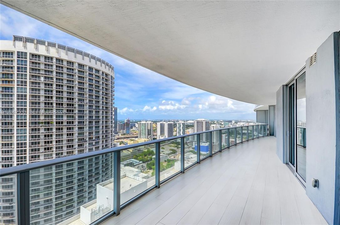 For Sale: $1,589,000 (3 beds, 3 baths, 1592 Square Feet)