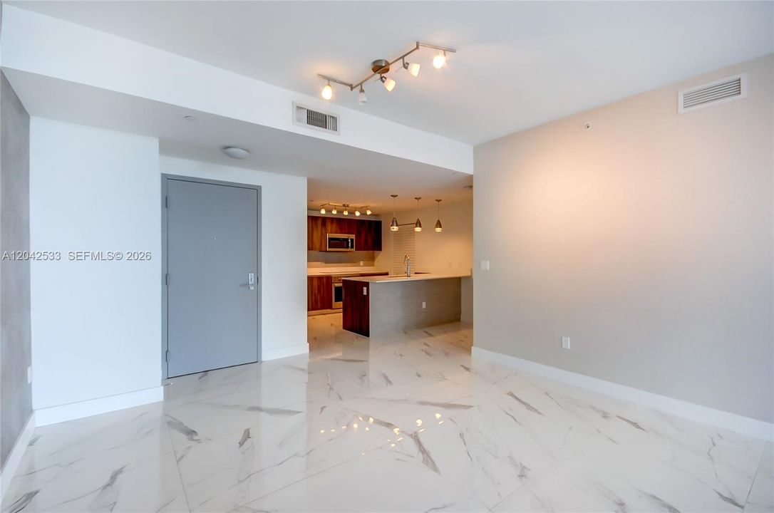 For Sale: $1,589,000 (3 beds, 3 baths, 1592 Square Feet)