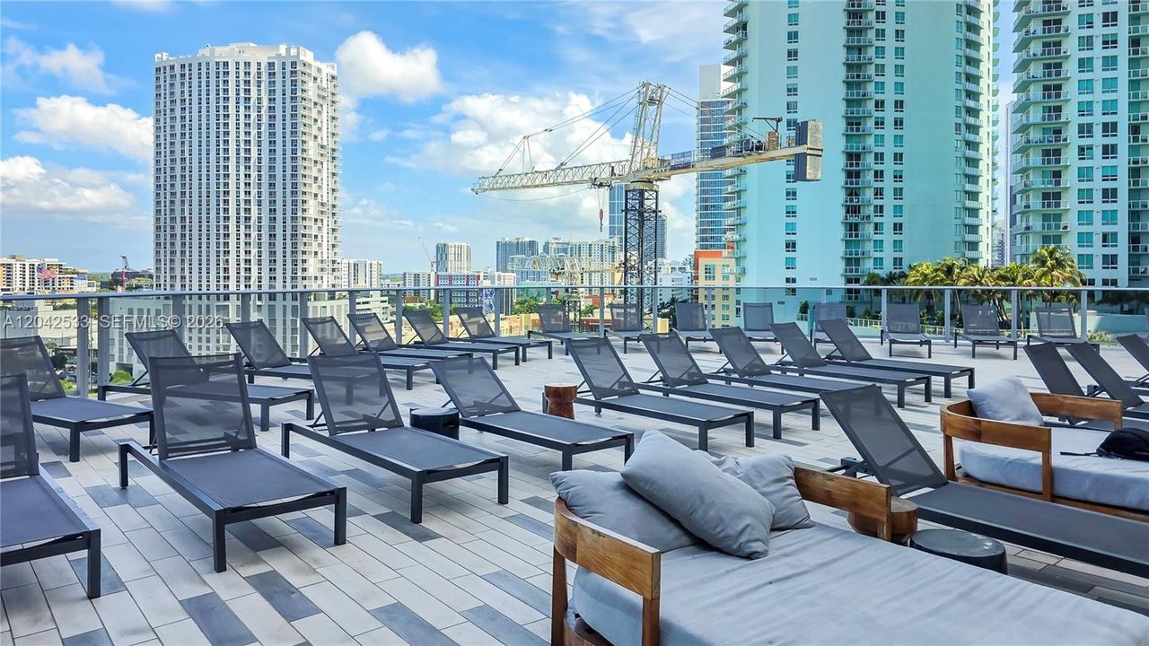 For Sale: $1,589,000 (3 beds, 3 baths, 1592 Square Feet)