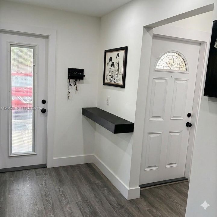 For Sale: $175,000 (2 beds, 2 baths, 940 Square Feet)