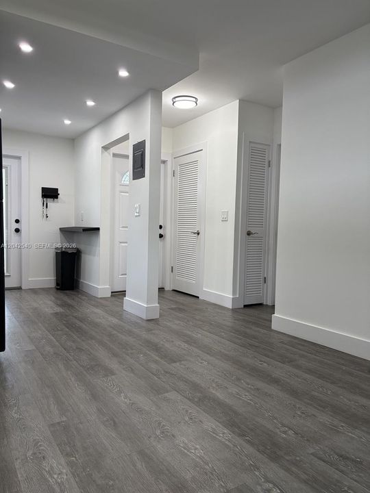 For Sale: $175,000 (2 beds, 2 baths, 940 Square Feet)