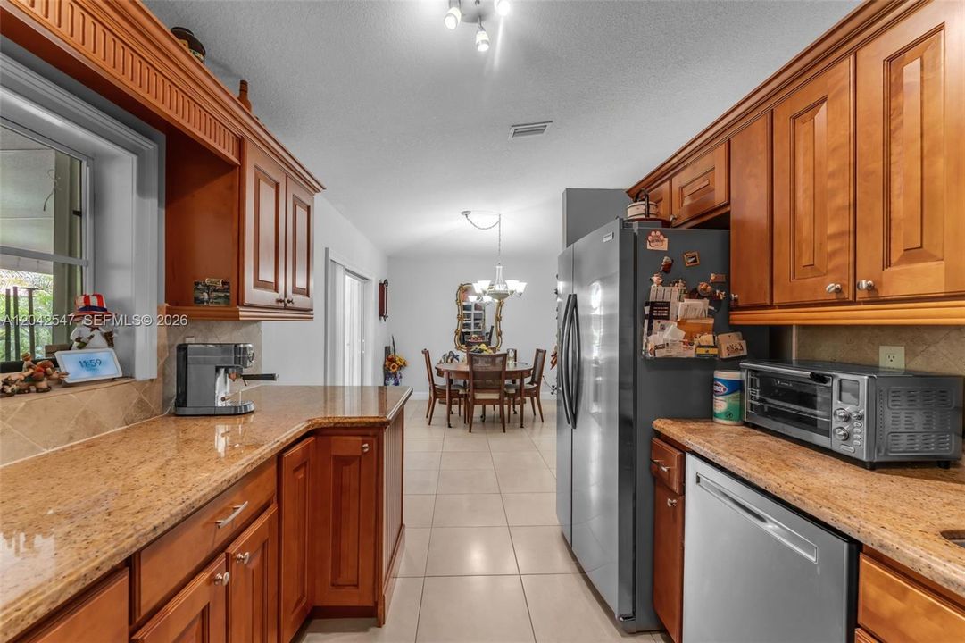 Activo con contrato: $550,000 (3 camas, 2 baños, 1300 Pies cuadrados)