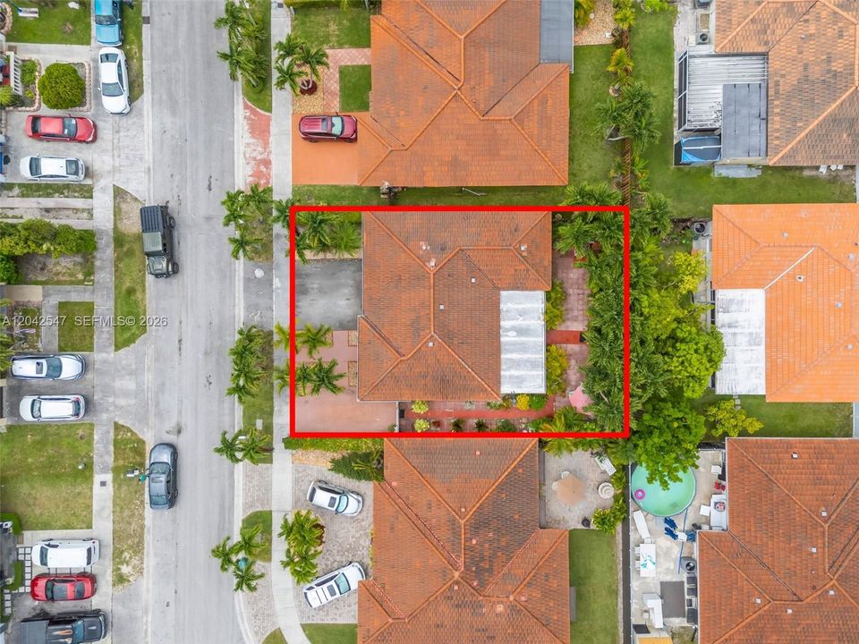 Activo con contrato: $550,000 (3 camas, 2 baños, 1300 Pies cuadrados)
