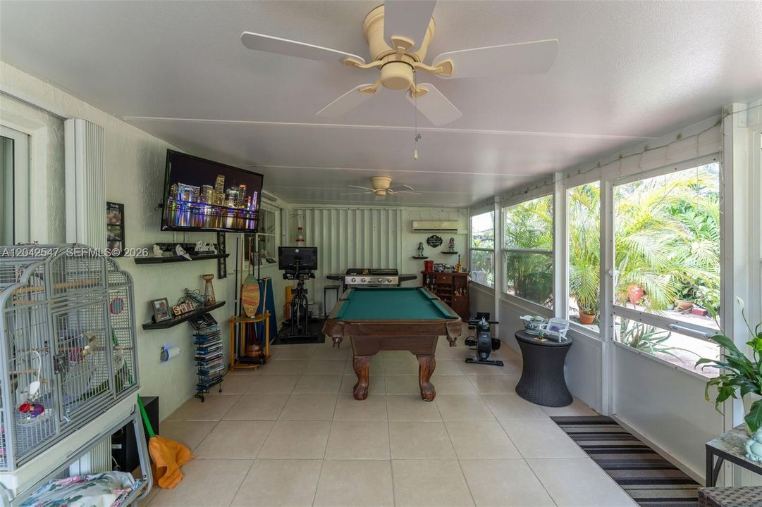 Activo con contrato: $550,000 (3 camas, 2 baños, 1300 Pies cuadrados)