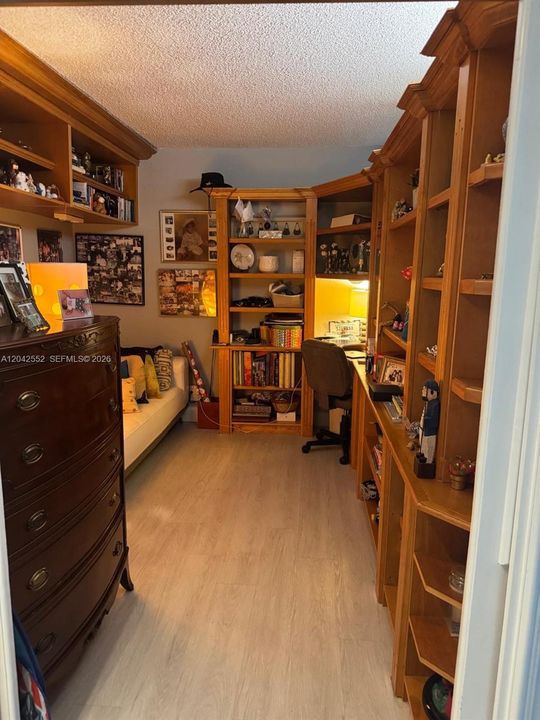 На продажу: $879,000 (2 спален, 2 ванн, 1330 Квадратных фут)