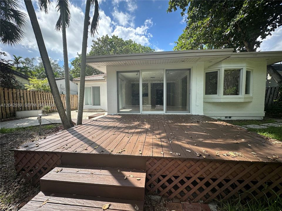 В аренду: $3,500 (2 спален, 2 ванн, 1458 Квадратных фут)
