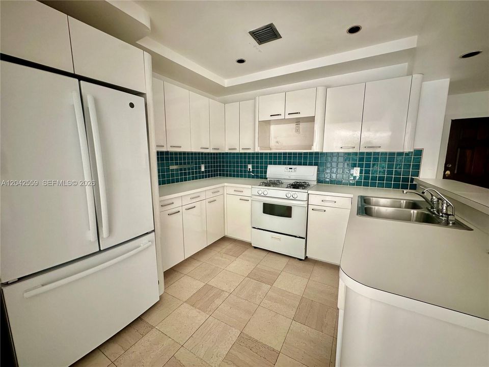 В аренду: $3,500 (2 спален, 2 ванн, 1458 Квадратных фут)