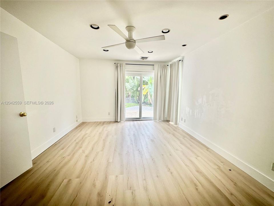 В аренду: $3,500 (2 спален, 2 ванн, 1458 Квадратных фут)