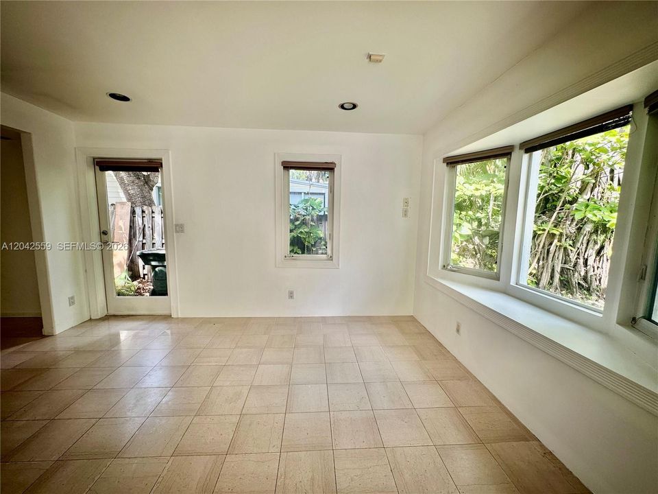 В аренду: $3,500 (2 спален, 2 ванн, 1458 Квадратных фут)
