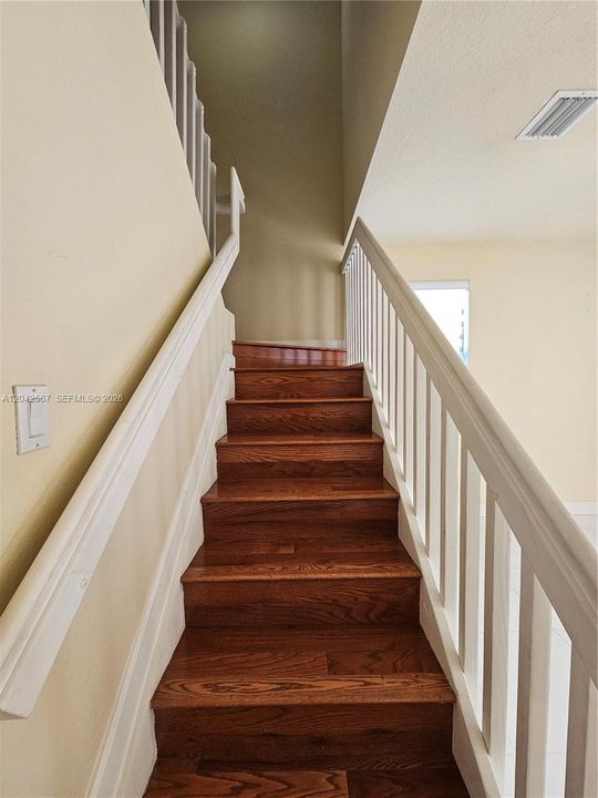For Rent: $3,100 (4 beds, 2 baths, 1868 Square Feet)