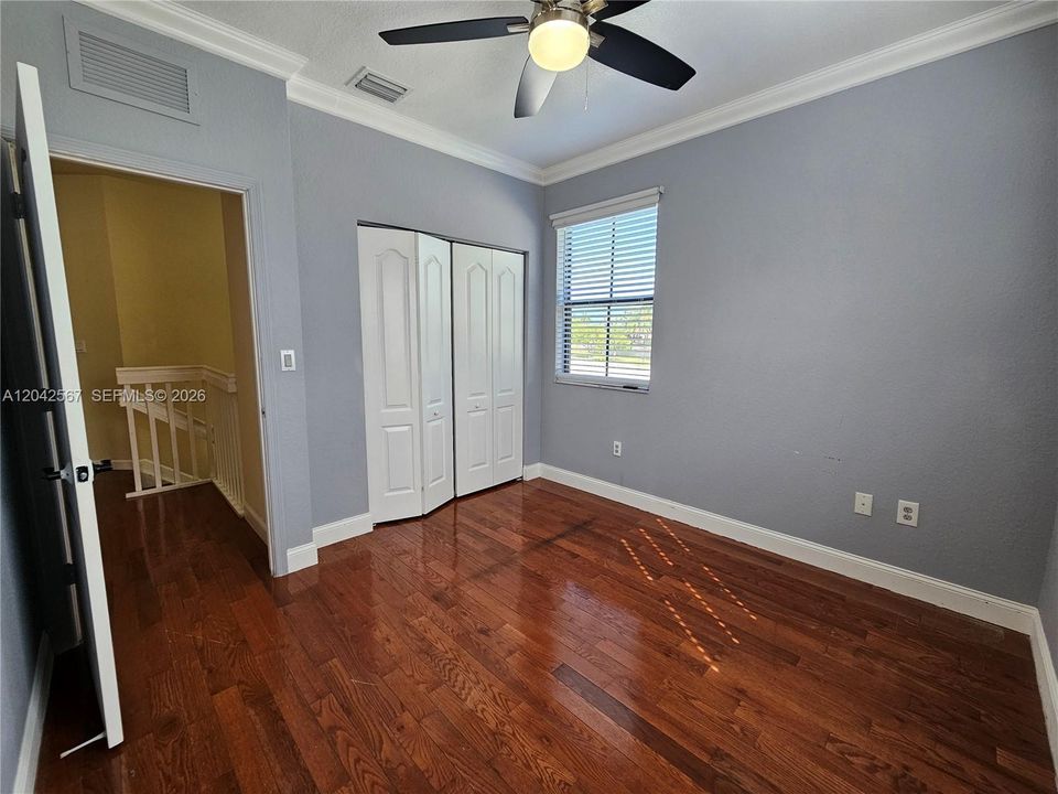 For Rent: $3,100 (4 beds, 2 baths, 1868 Square Feet)
