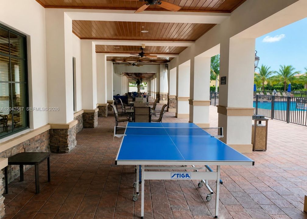 For Rent: $3,100 (4 beds, 2 baths, 1868 Square Feet)