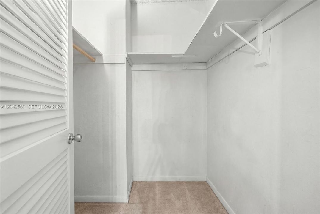 En Venta: $385,000 (1 camas, 1 baños, 1005 Pies cuadrados)