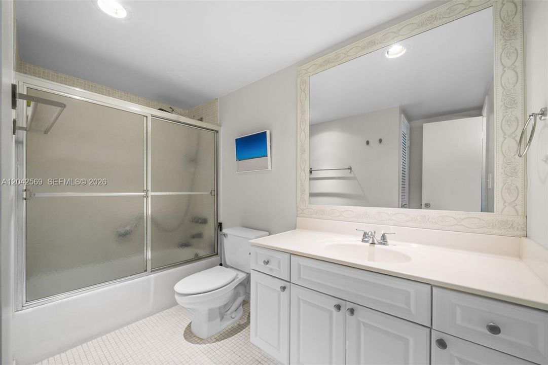 En Venta: $385,000 (1 camas, 1 baños, 1005 Pies cuadrados)