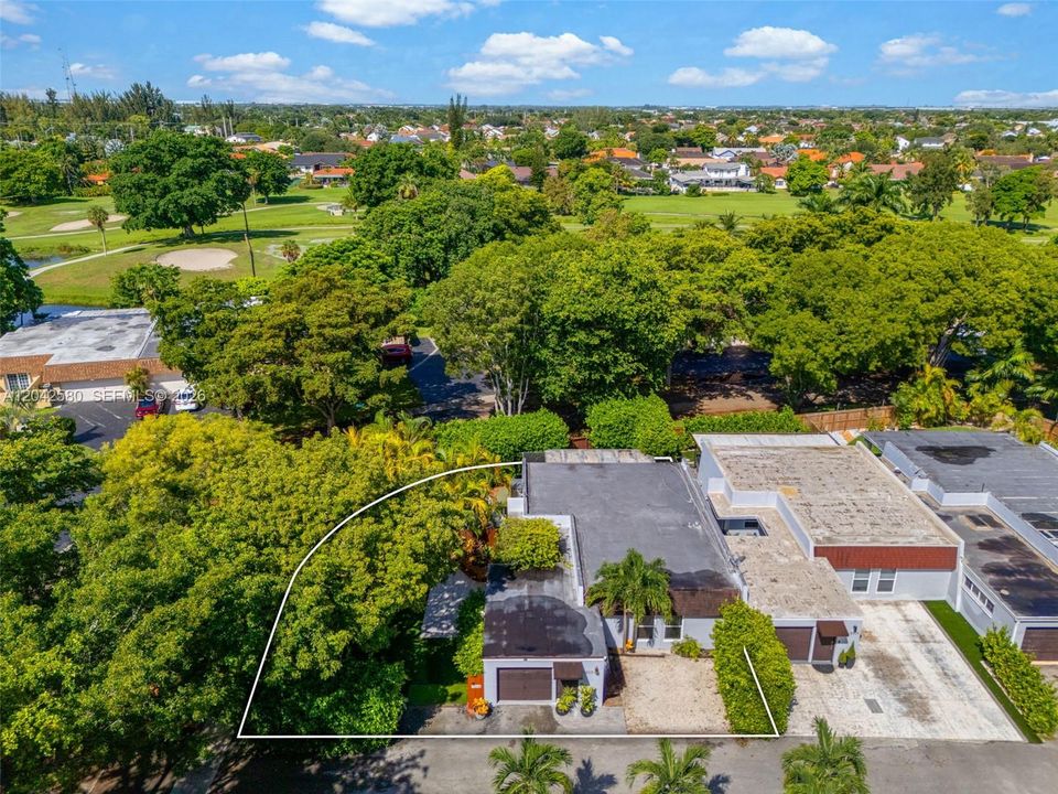 For Rent: $3,500 (3 beds, 2 baths, 1386 Square Feet)