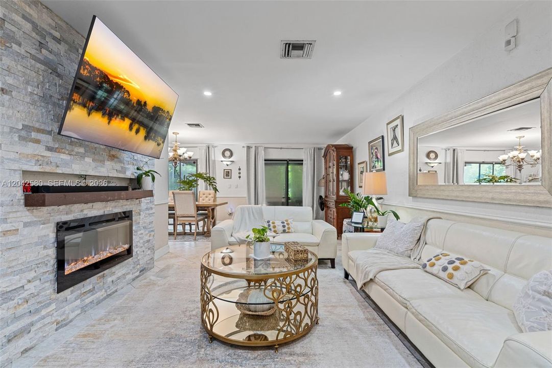 For Rent: $3,500 (3 beds, 2 baths, 1386 Square Feet)