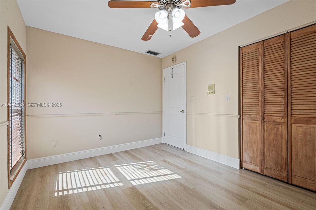 For Rent: $3,500 (3 beds, 2 baths, 1386 Square Feet)