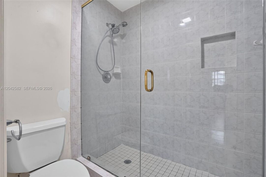 En Venta: $749,900 (3 camas, 2 baños, 2294 Pies cuadrados)