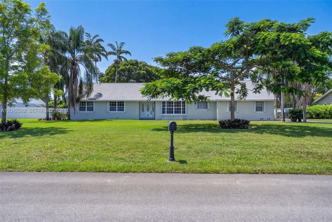 En Venta: $749,900 (3 camas, 2 baños, 2294 Pies cuadrados)