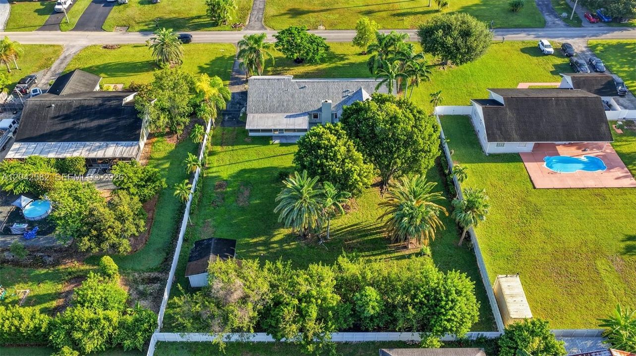 En Venta: $749,900 (3 camas, 2 baños, 2294 Pies cuadrados)