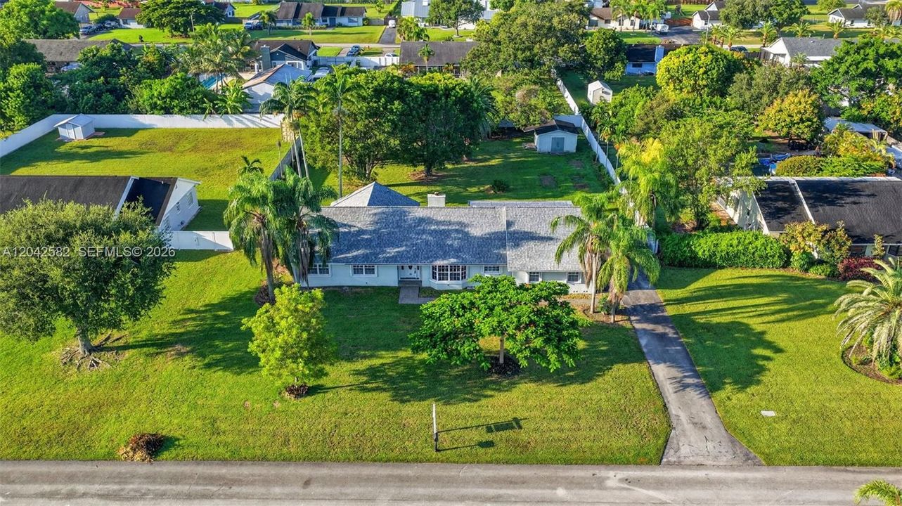 En Venta: $749,900 (3 camas, 2 baños, 2294 Pies cuadrados)
